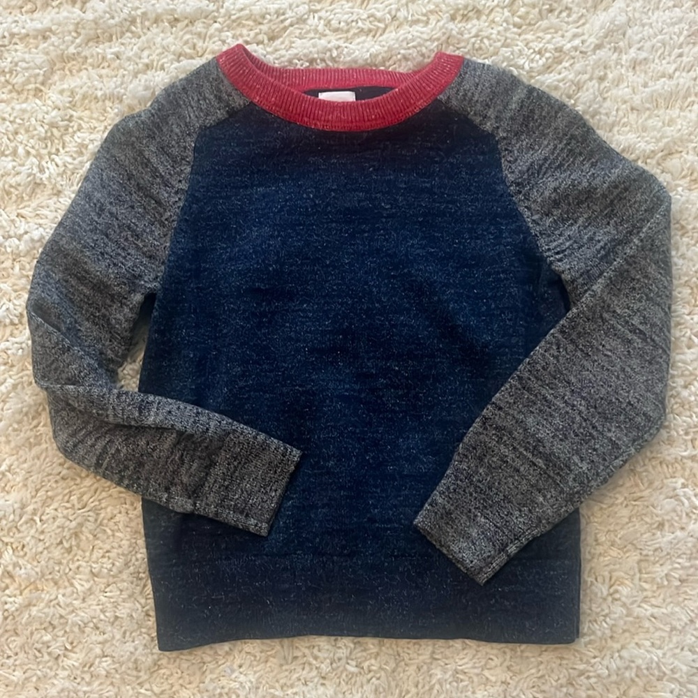 Gap kids boys color block sweater size small.